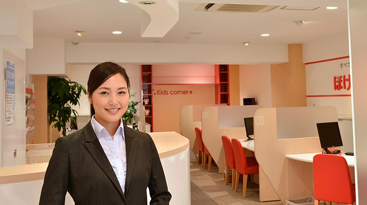 お客さまを社員の明るい笑顔でお迎えするために